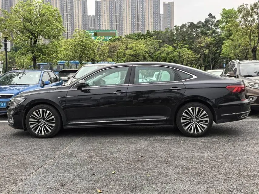 2020 Volkswagen Passat 2.0T 186HP L4 7DCT,autocango,china used car exporter,china ev exporter,chinese used car exporter,chinese used ev exporter