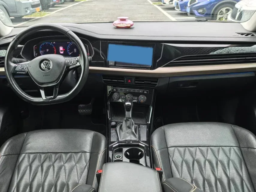 2020 Volkswagen Passat 2.0T 186HP L4 7DCT,autocango,china used car exporter,china ev exporter,chinese used car exporter,chinese used ev exporter