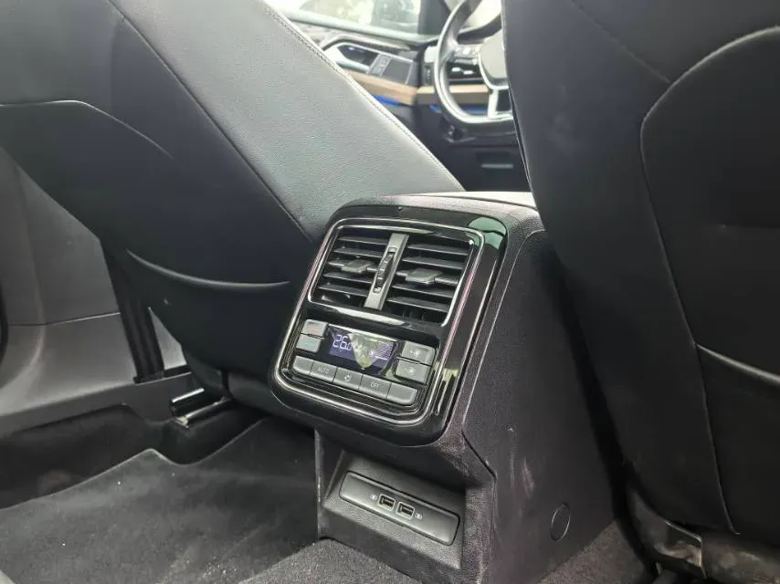 2020 Volkswagen Passat 2.0T 186HP L4 7DCT,autocango,china used car exporter,china ev exporter,chinese used car exporter,chinese used ev exporter