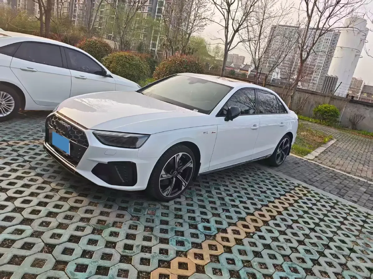 2025 Audi A4L 2.0T 190HP L4 7DCT,autocango,china used car exporter,china ev exporter,chinese used car exporter,chinese used ev exporter