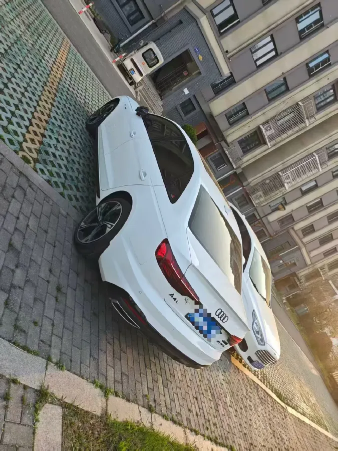 2025 Audi A4L 2.0T 190HP L4 7DCT,autocango,china used car exporter,china ev exporter,chinese used car exporter,chinese used ev exporter