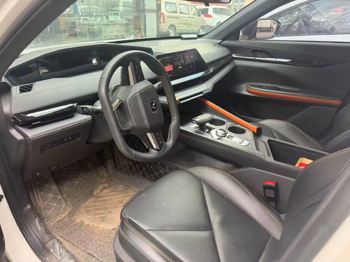 2022 ChangAn UNI-V 1.5T 188HP L4 7DCT,autocango,china used car exporter,china ev exporter,chinese used car exporter,chinese used ev exporter