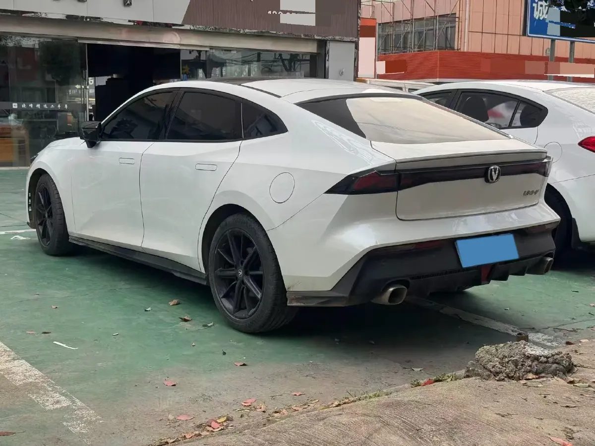 2022 ChangAn UNI-V 1.5T 188HP L4 7DCT,autocango,china used car exporter,china ev exporter,chinese used car exporter,chinese used ev exporter