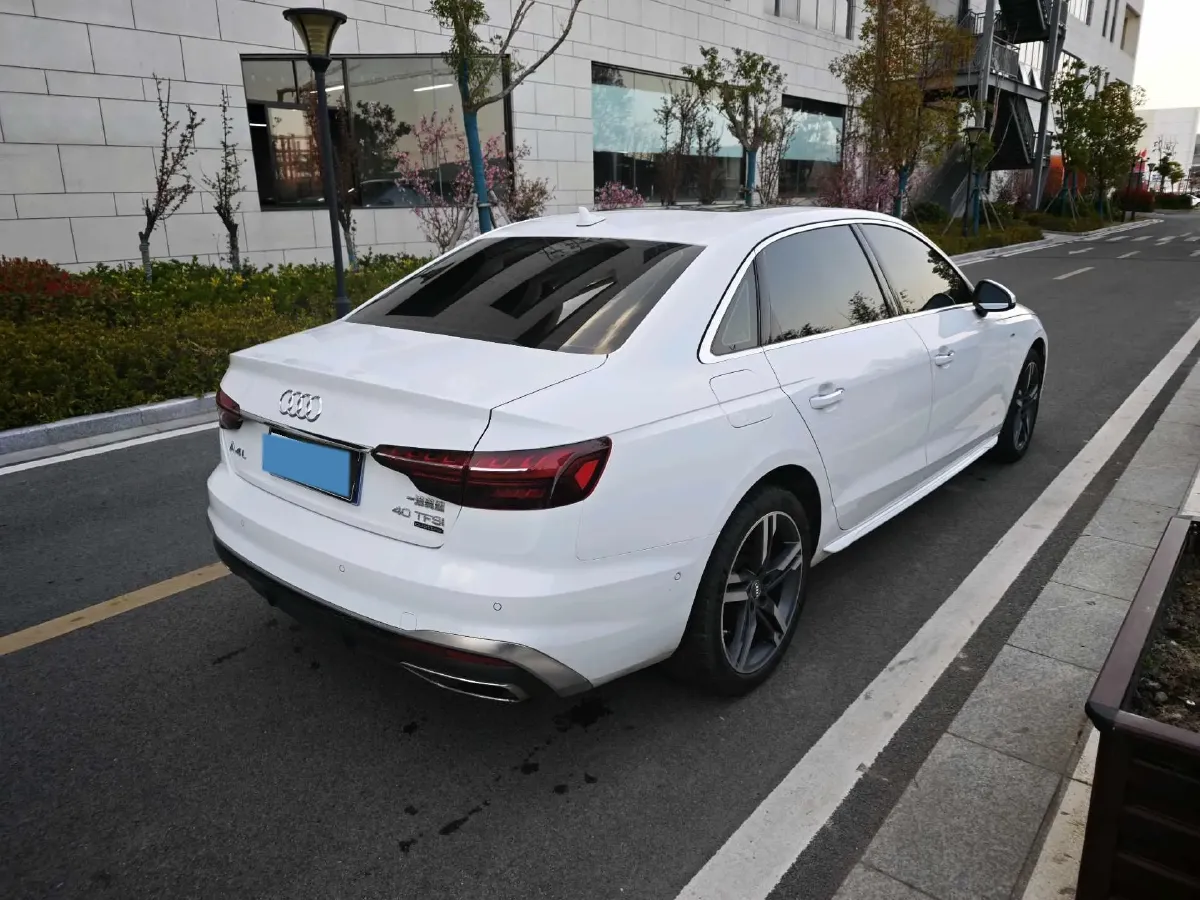 2020 Audi A4L 2.0T 190HP L4 7DCT,autocango,china used car exporter,china ev exporter,chinese used car exporter,chinese used ev exporter