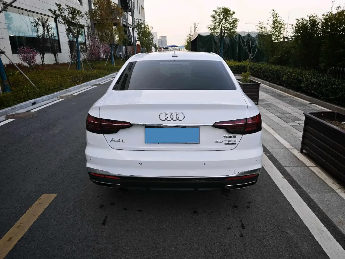 2020 Audi A4L 2.0T 190HP L4 7DCT,autocango,china used car exporter,china ev exporter,chinese used car exporter,chinese used ev exporter
