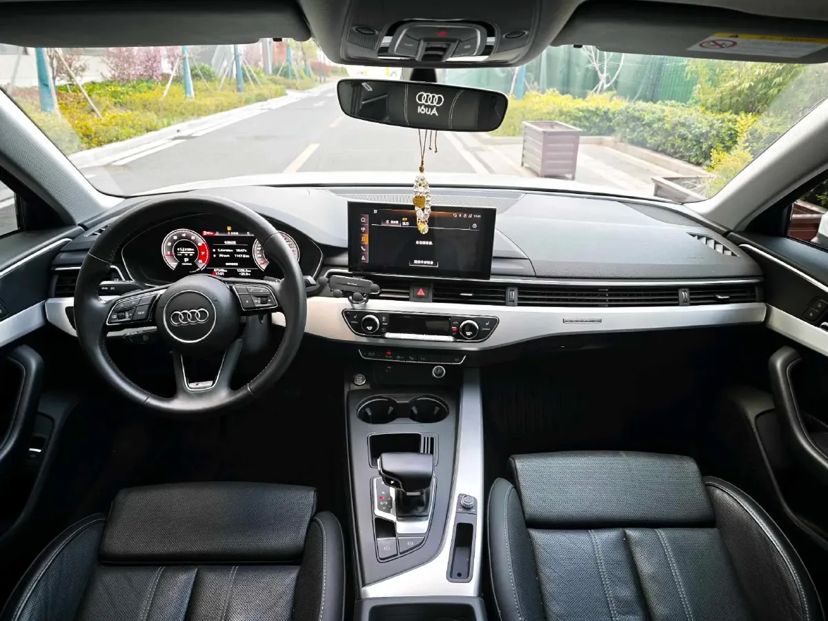 2020 Audi A4L 2.0T 190HP L4 7DCT,autocango,china used car exporter,china ev exporter,chinese used car exporter,chinese used ev exporter