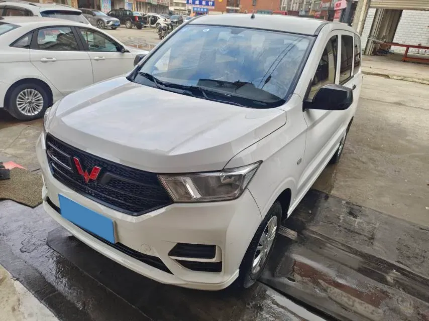 2021 WuLing HongGuang 1.5L 99HP L4 6MT,autocango,china used car exporter,china ev exporter,chinese used car exporter,chinese used ev exporter