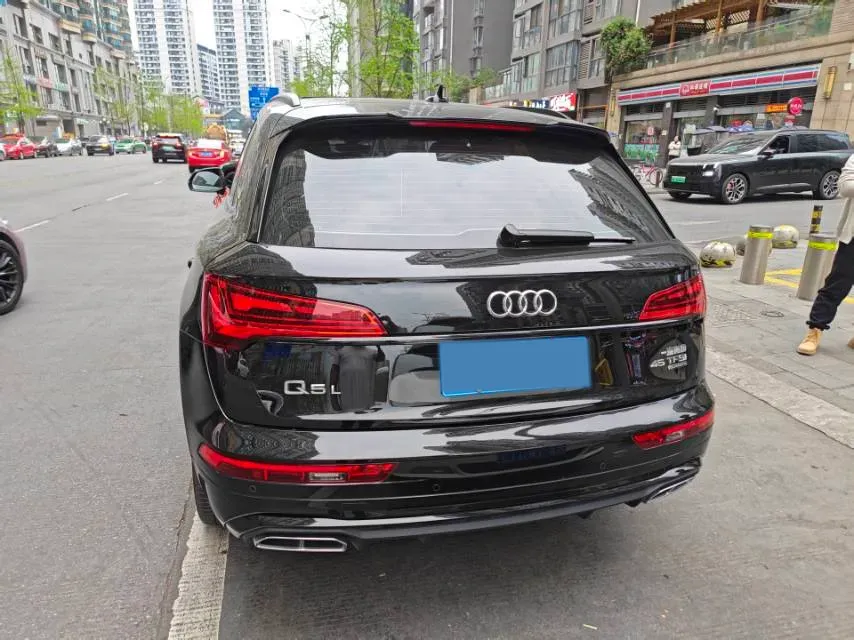 2023 Audi Q5L 2.0T 245HP L4 7DCT,autocango,china used car exporter,china ev exporter,chinese used car exporter,chinese used ev exporter