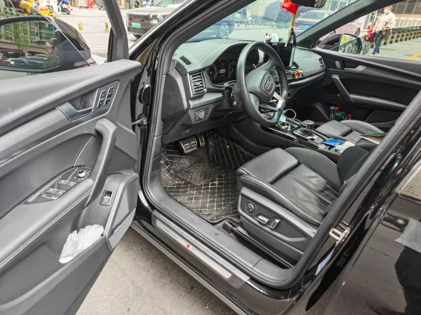 2023 Audi Q5L 2.0T 245HP L4 7DCT,autocango,china used car exporter,china ev exporter,chinese used car exporter,chinese used ev exporter