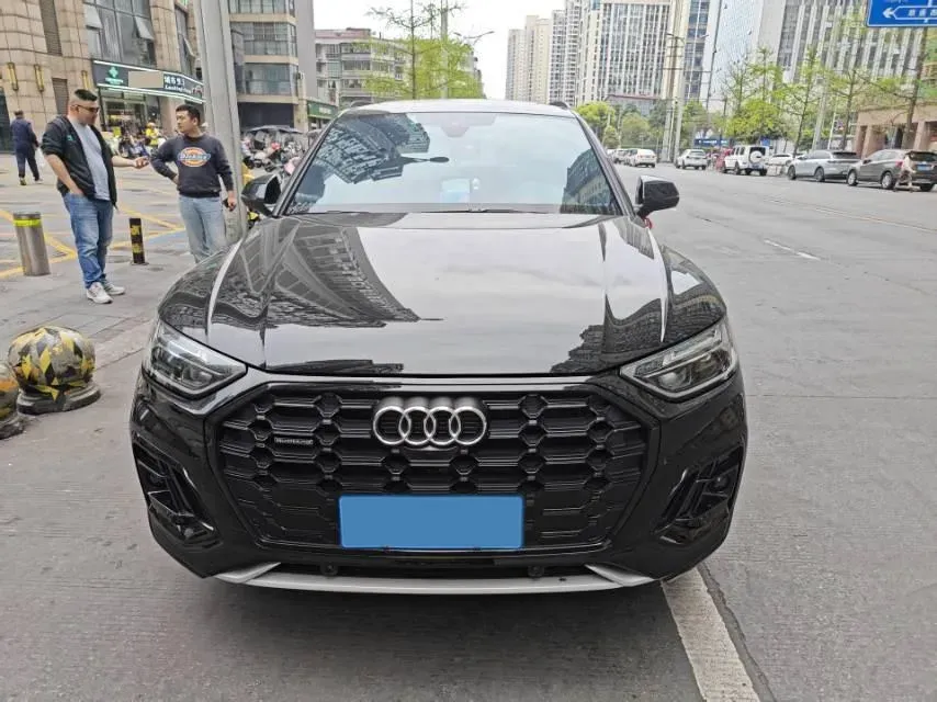 2023 Audi Q5L 2.0T 245HP L4 7DCT,autocango,china used car exporter,china ev exporter,chinese used car exporter,chinese used ev exporter