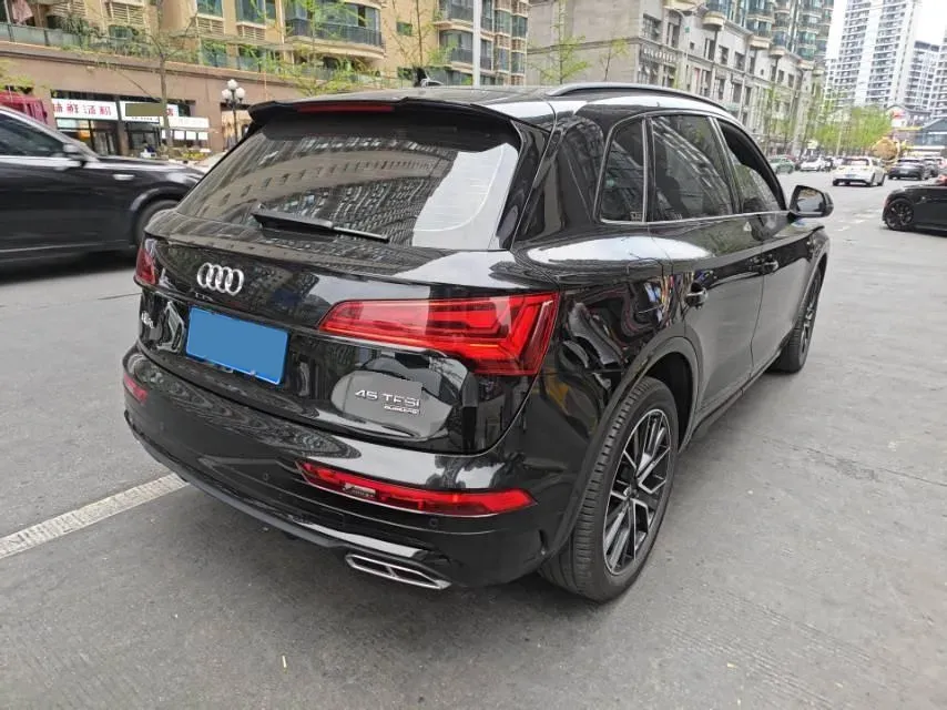 2023 Audi Q5L 2.0T 245HP L4 7DCT,autocango,china used car exporter,china ev exporter,chinese used car exporter,chinese used ev exporter