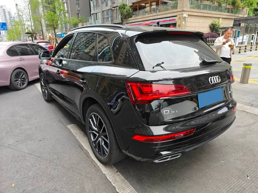 2023 Audi Q5L 2.0T 245HP L4 7DCT,autocango,china used car exporter,china ev exporter,chinese used car exporter,chinese used ev exporter