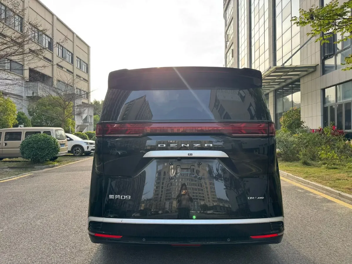 2024 Denza D9 1.5T 139HP L4 E-CVT PHEV 40KWH,autocango,china used car exporter,china ev exporter,chinese used car exporter,chinese used ev exporter