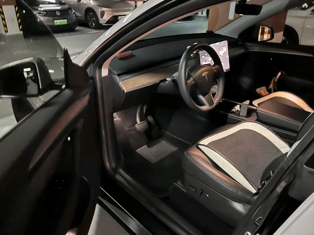 2022 Tesla Model Y BEV 60KWH,autocango,china used car exporter,china ev exporter,chinese used car exporter,chinese used ev exporter