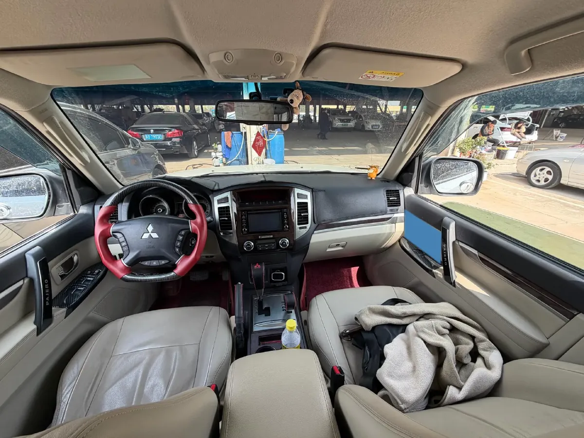 2018 Mitsubishi Pajero 3.0L 174HP V6 5AT,autocango,china used car exporter,china ev exporter,chinese used car exporter,chinese used ev exporter