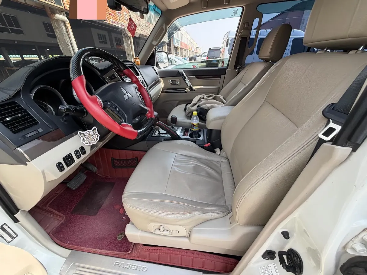 2018 Mitsubishi Pajero 3.0L 174HP V6 5AT,autocango,china used car exporter,china ev exporter,chinese used car exporter,chinese used ev exporter