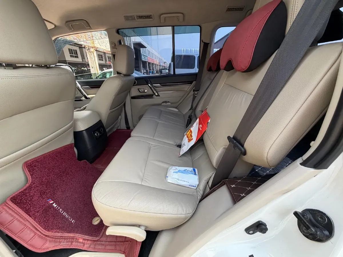 2018 Mitsubishi Pajero 3.0L 174HP V6 5AT,autocango,china used car exporter,china ev exporter,chinese used car exporter,chinese used ev exporter