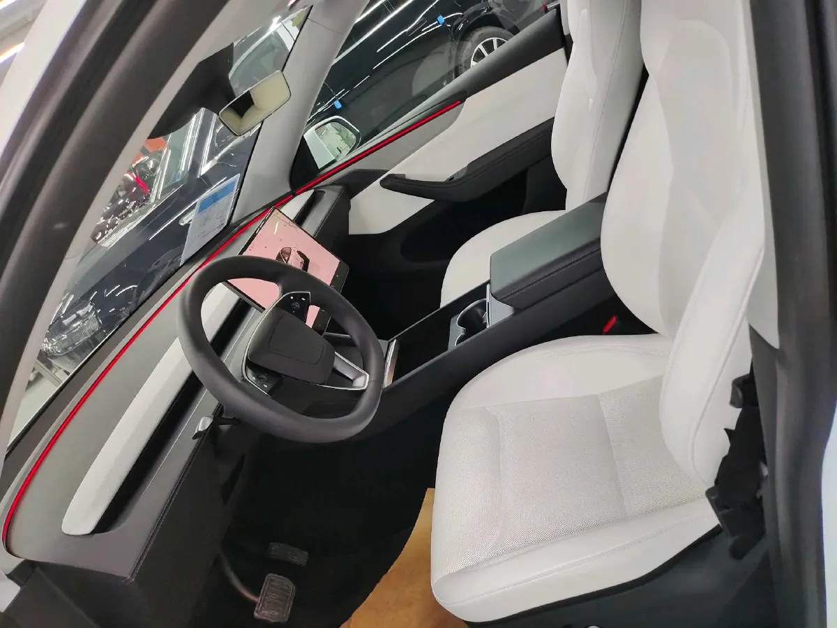 2025 Tesla Model Y BEV,autocango,china used car exporter,china ev exporter,chinese used car exporter,chinese used ev exporter