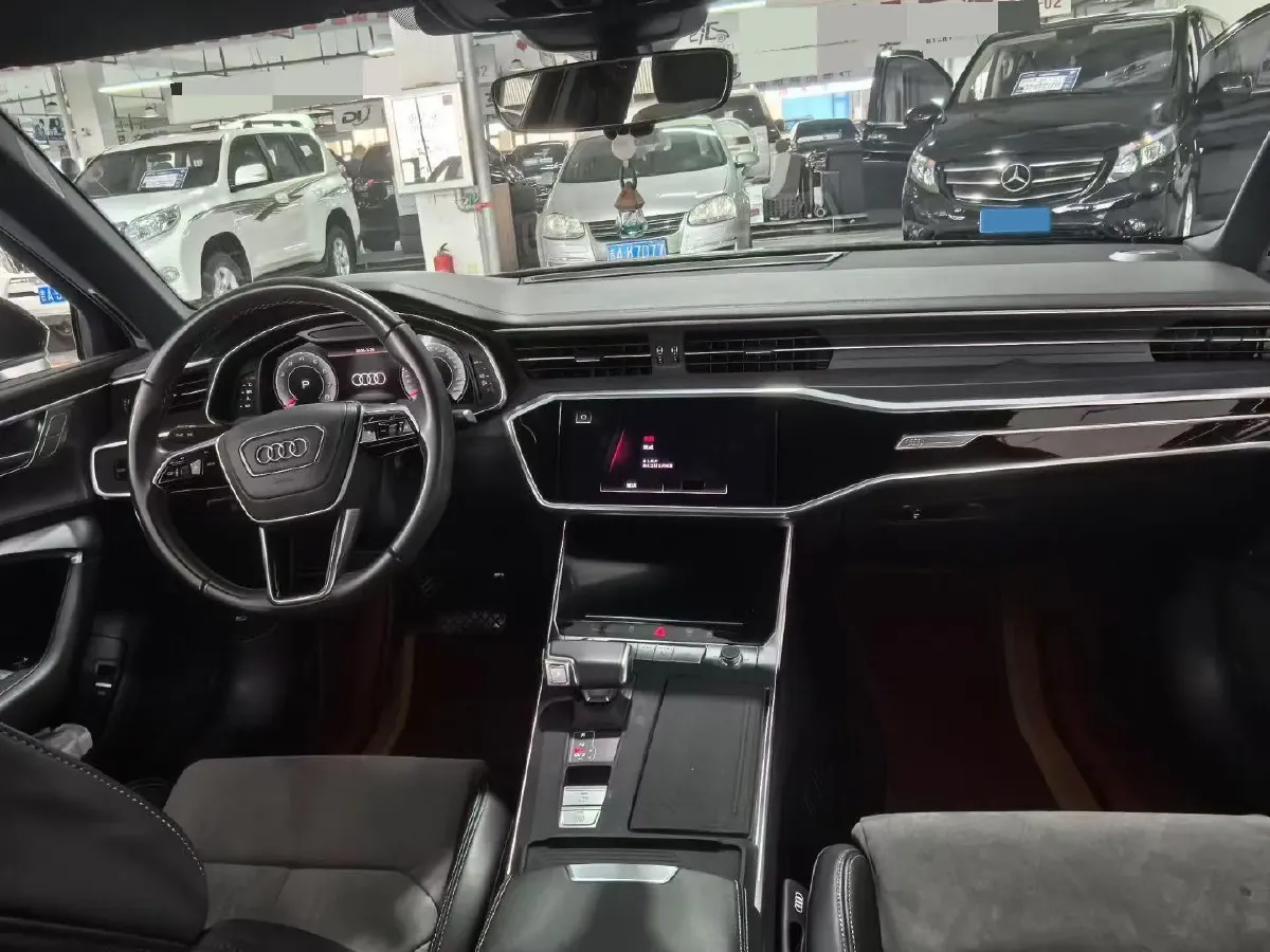 2024 Audi A6L 2.0T 245HP L4 7DCT,autocango,china used car exporter,china ev exporter,chinese used car exporter,chinese used ev exporter