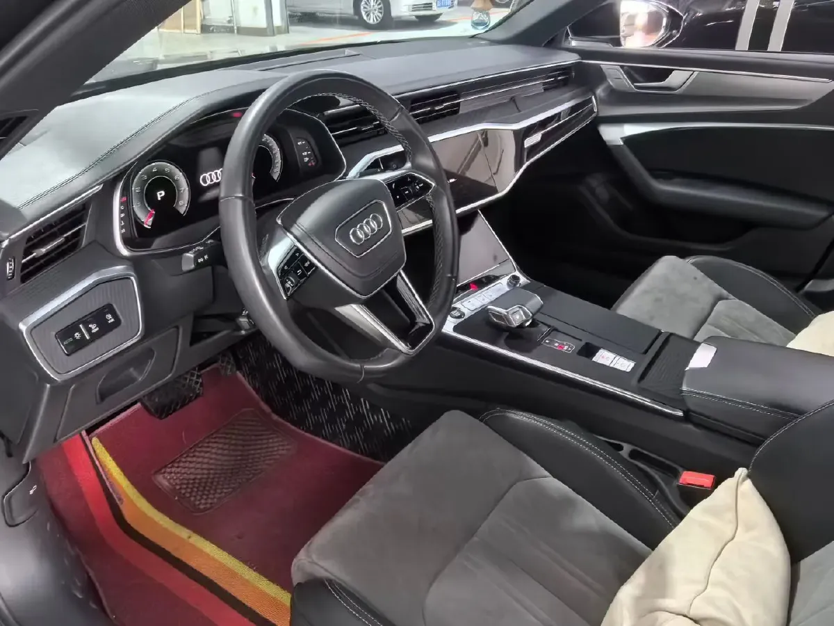 2024 Audi A6L 2.0T 245HP L4 7DCT,autocango,china used car exporter,china ev exporter,chinese used car exporter,chinese used ev exporter