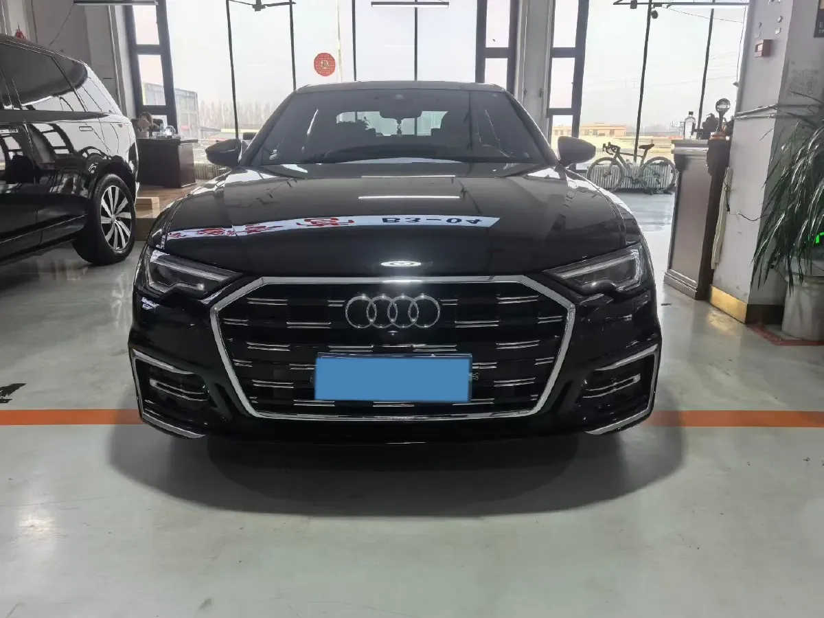 2024 Audi A6L 2.0T 245HP L4 7DCT,autocango,china used car exporter,china ev exporter,chinese used car exporter,chinese used ev exporter