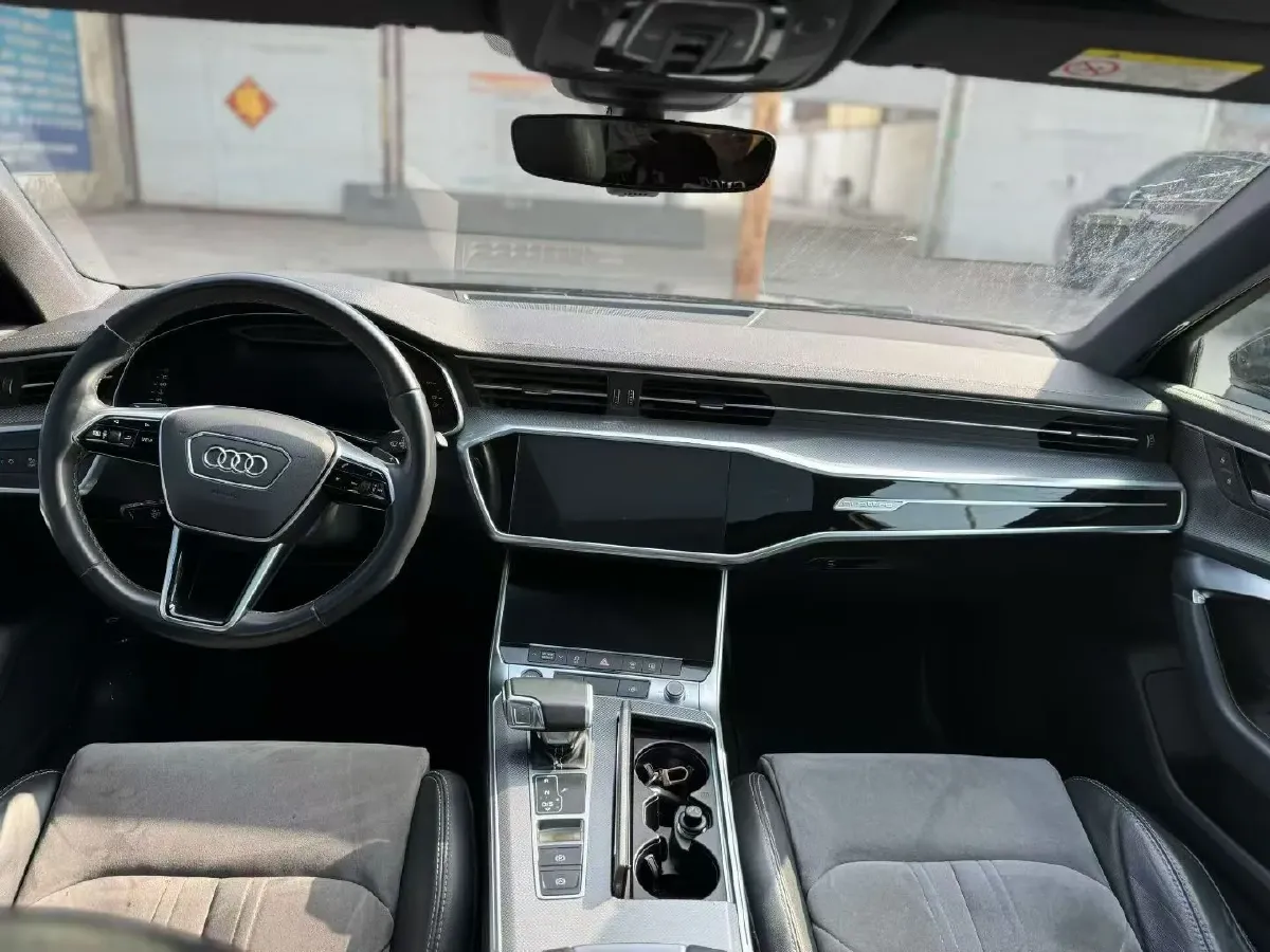 2020 Audi A6L 2.0T 224HP L4 7DCT,autocango,china used car exporter,china ev exporter,chinese used car exporter,chinese used ev exporter