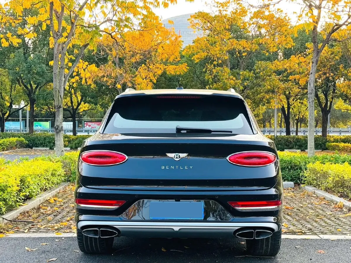 2023 Bentley Bentayga 4.0T 550HP V8 8AT,autocango,china used car exporter,china ev exporter,chinese used car exporter,chinese used ev exporter