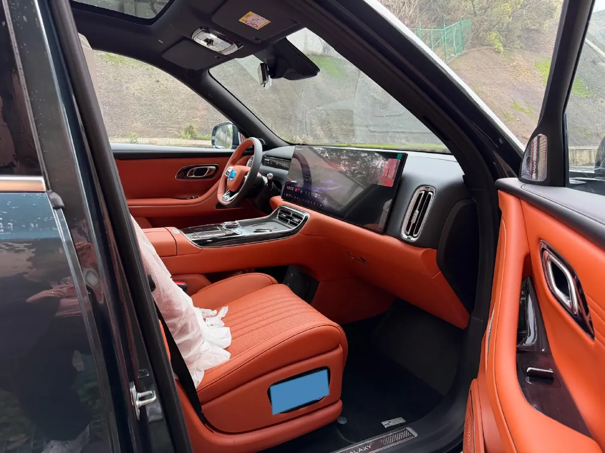 2025 Volkswagen Tiguan L 2.0T 220HP L4 7DCT,autocango,china used car exporter,china ev exporter,chinese used car exporter,chinese used ev exporter