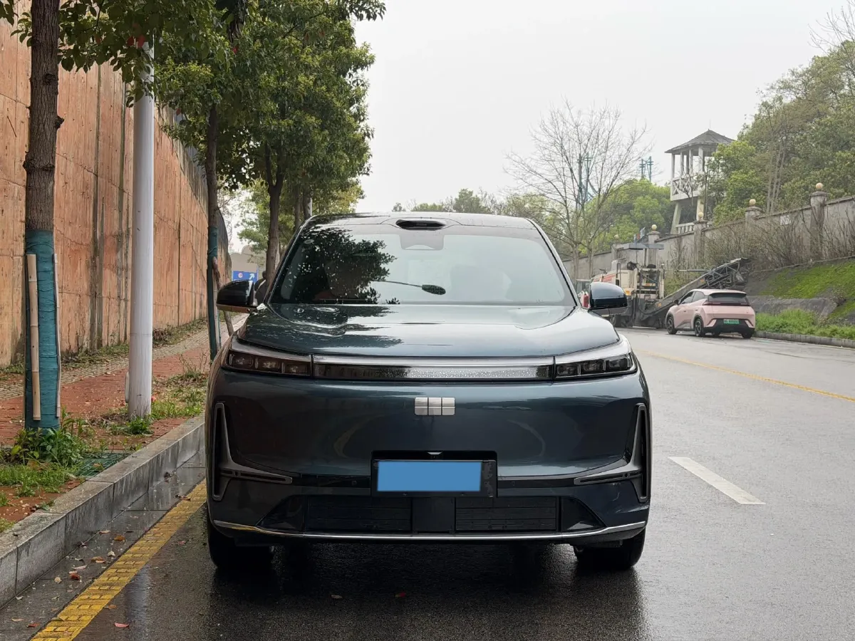 2025 Volkswagen Tiguan L 2.0T 220HP L4 7DCT,autocango,china used car exporter,china ev exporter,chinese used car exporter,chinese used ev exporter