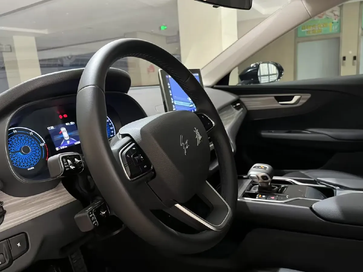 2024 HongQi E-QM5 BEV 72KWH,autocango,china used car exporter,china ev exporter,chinese used car exporter,chinese used ev exporter