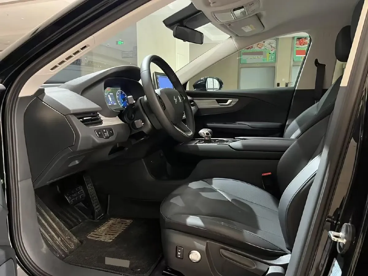 2024 HongQi E-QM5 BEV 72KWH,autocango,china used car exporter,china ev exporter,chinese used car exporter,chinese used ev exporter