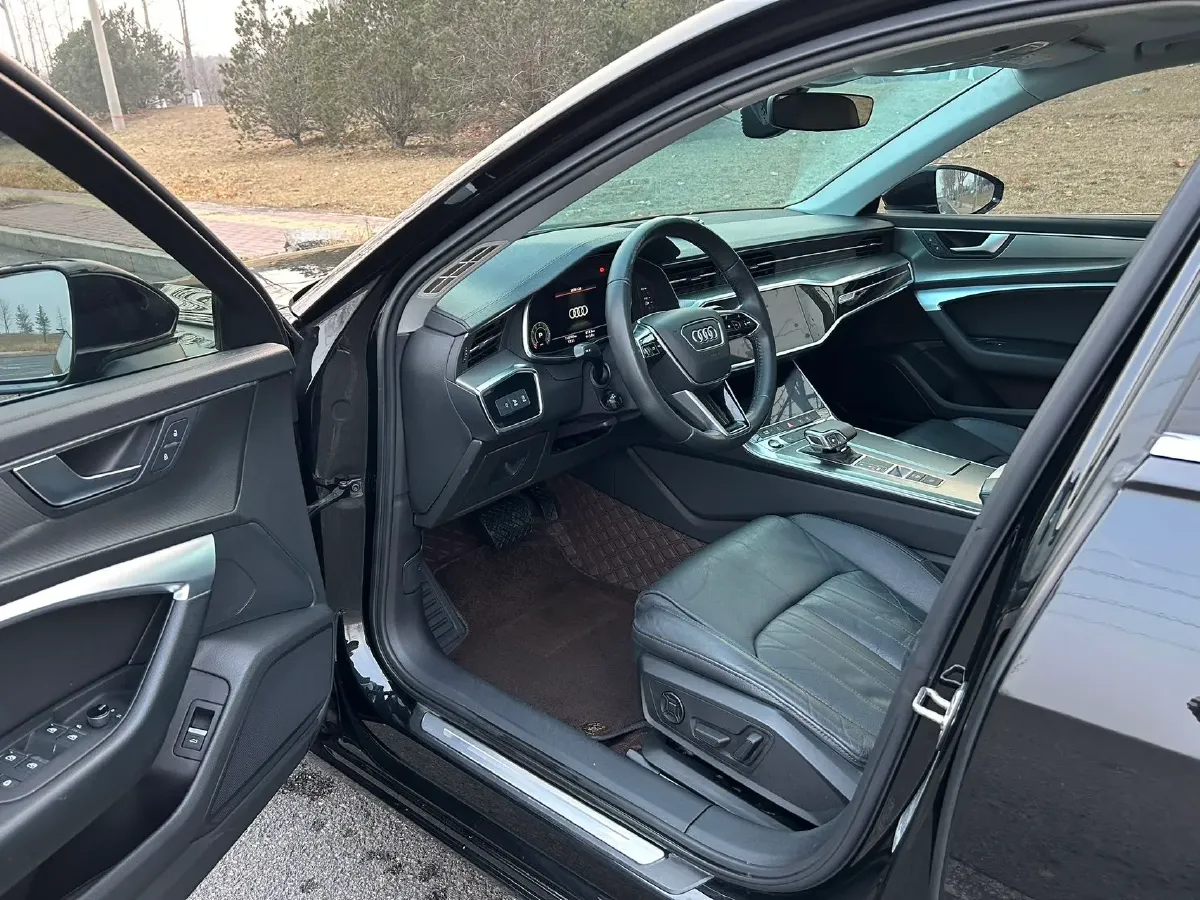 2020 Audi A6L 2.0T 190HP L4 7DCT,autocango,china used car exporter,china ev exporter,chinese used car exporter,chinese used ev exporter