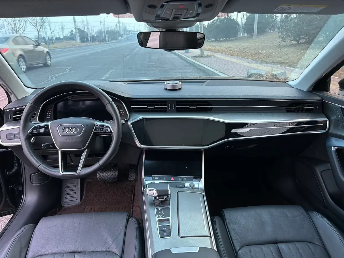 2020 Audi A6L 2.0T 190HP L4 7DCT,autocango,china used car exporter,china ev exporter,chinese used car exporter,chinese used ev exporter