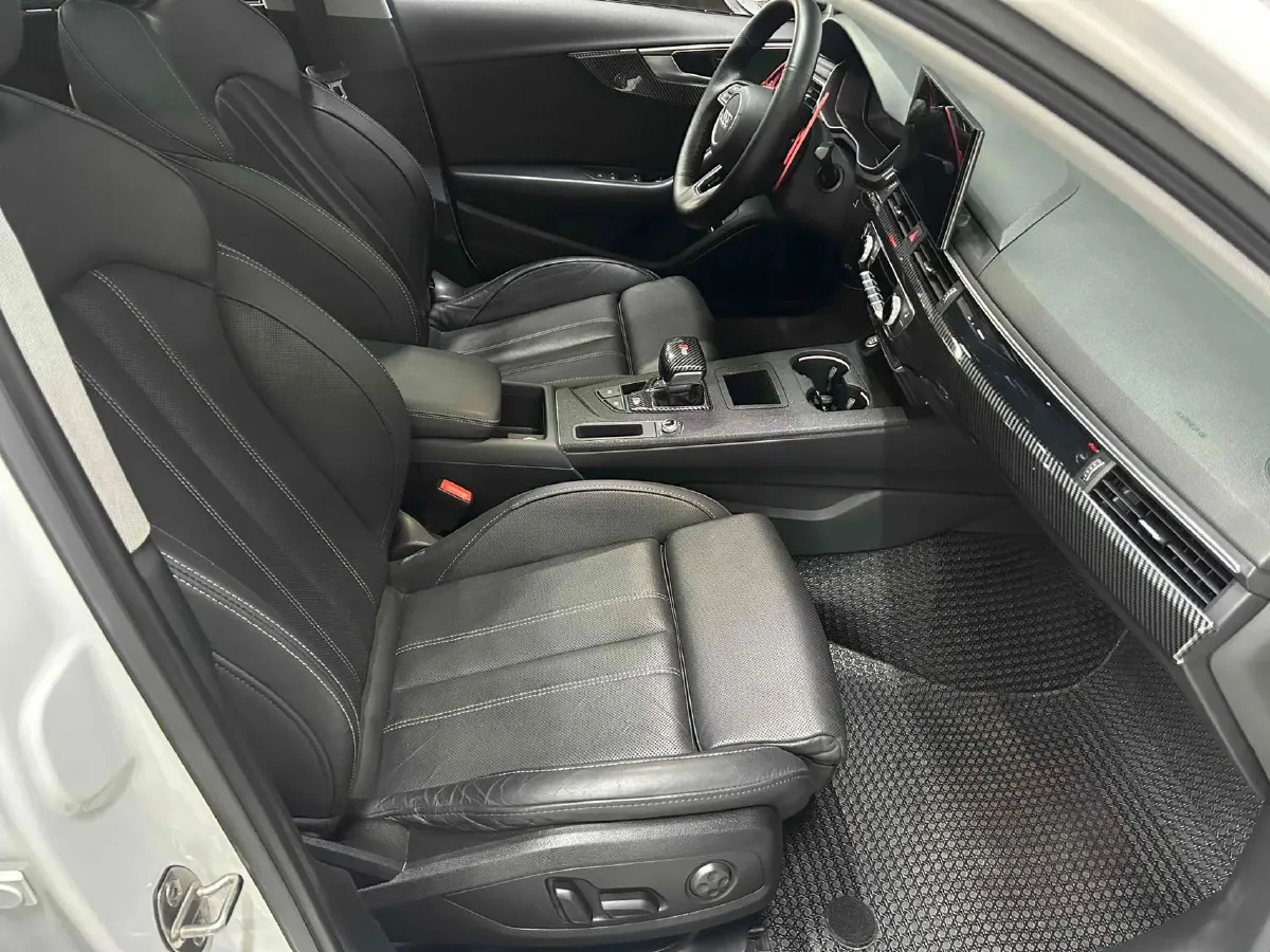 2020 Audi A4L 2.0T 190HP L4 7DCT,autocango,china used car exporter,china ev exporter,chinese used car exporter,chinese used ev exporter