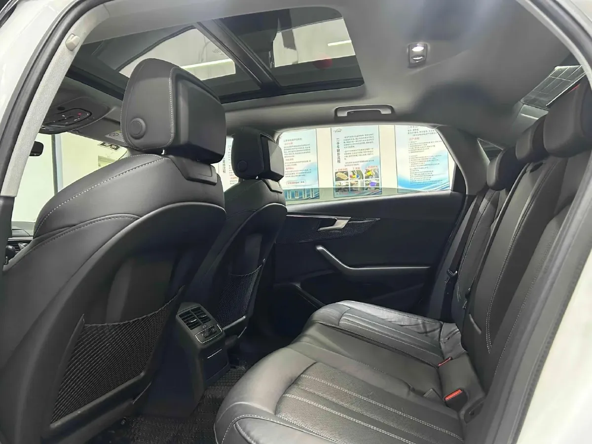 2020 Audi A4L 2.0T 190HP L4 7DCT,autocango,china used car exporter,china ev exporter,chinese used car exporter,chinese used ev exporter