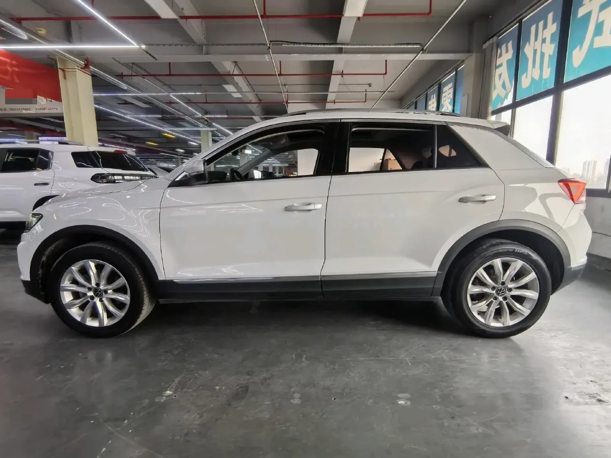 2022 Volkswagen T-Roc 1.4T 150HP L4 7DCT,autocango,china used car exporter,china ev exporter,chinese used car exporter,chinese used ev exporter