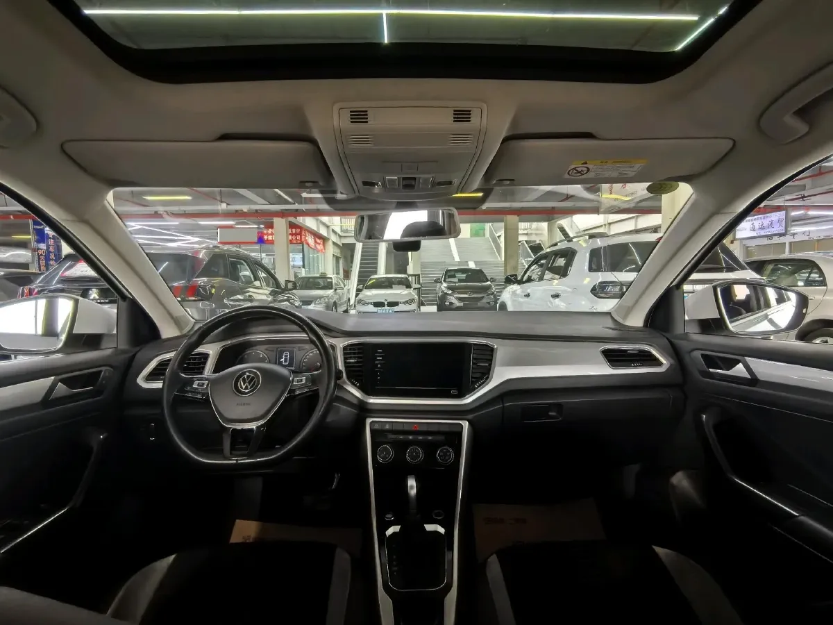 2022 Volkswagen T-Roc 1.4T 150HP L4 7DCT,autocango,china used car exporter,china ev exporter,chinese used car exporter,chinese used ev exporter