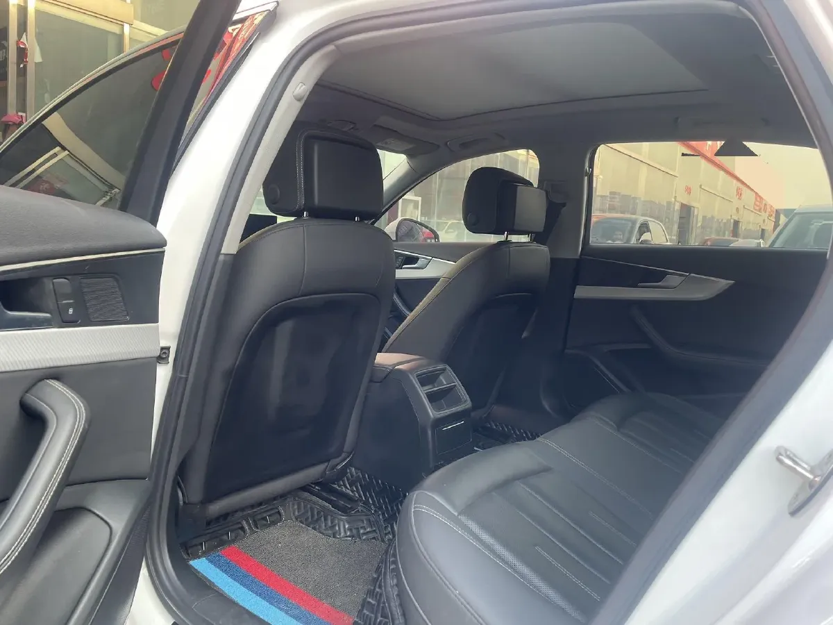 2020 Audi A4L 2.0T 190HP L4 7DCT,autocango,china used car exporter,china ev exporter,chinese used car exporter,chinese used ev exporter