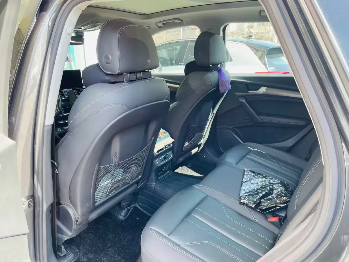 2021 Audi Q5L 2.0T 190HP L4 7DCT,autocango,china used car exporter,china ev exporter,chinese used car exporter,chinese used ev exporter