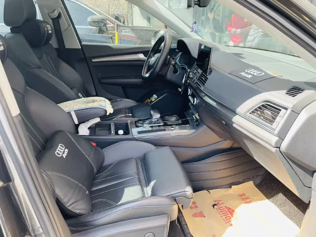 2021 Audi Q5L 2.0T 190HP L4 7DCT,autocango,china used car exporter,china ev exporter,chinese used car exporter,chinese used ev exporter
