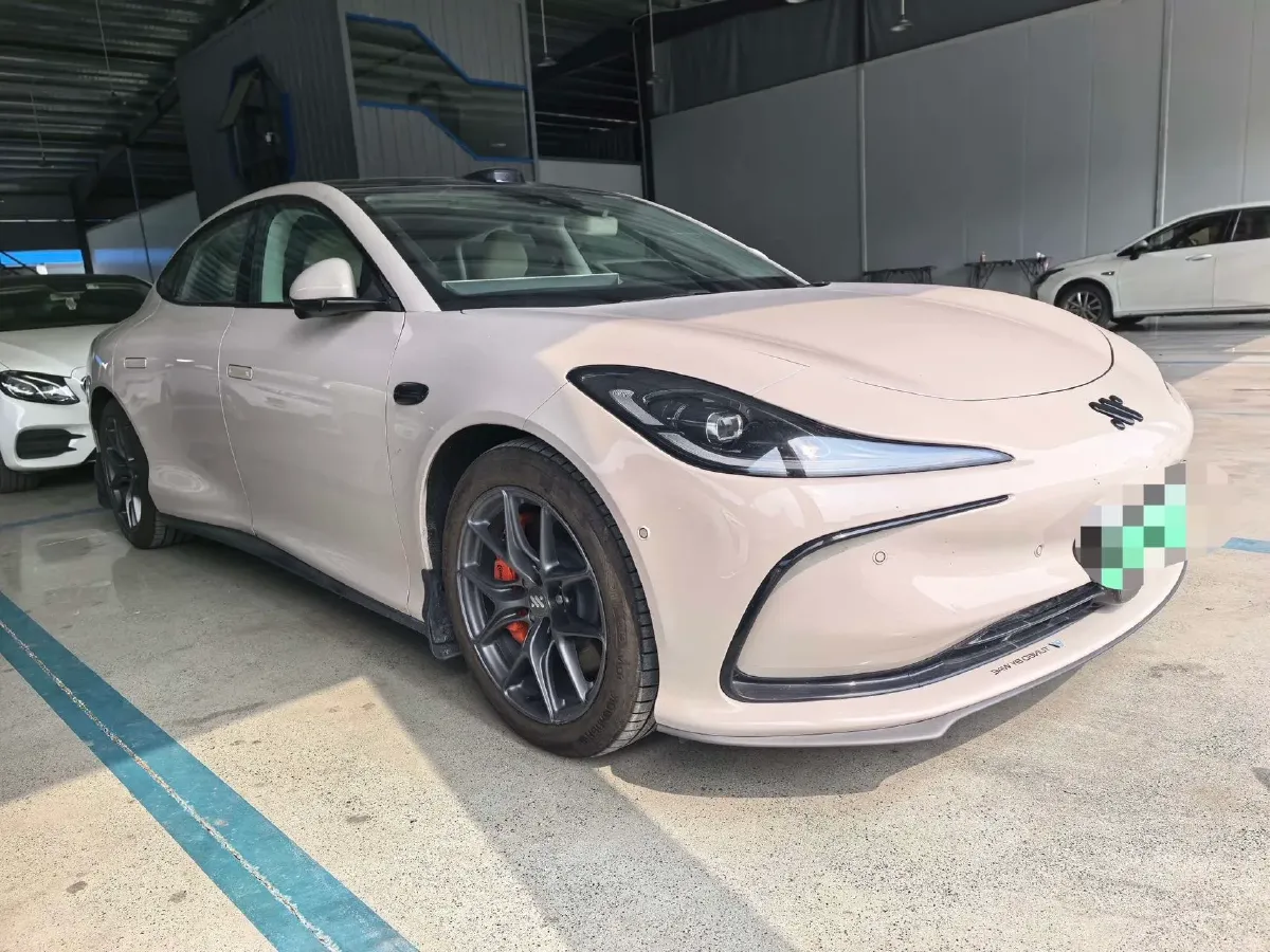 2024 IM L6 BEV 75KWH,autocango,china used car exporter,china ev exporter,chinese used car exporter,chinese used ev exporter