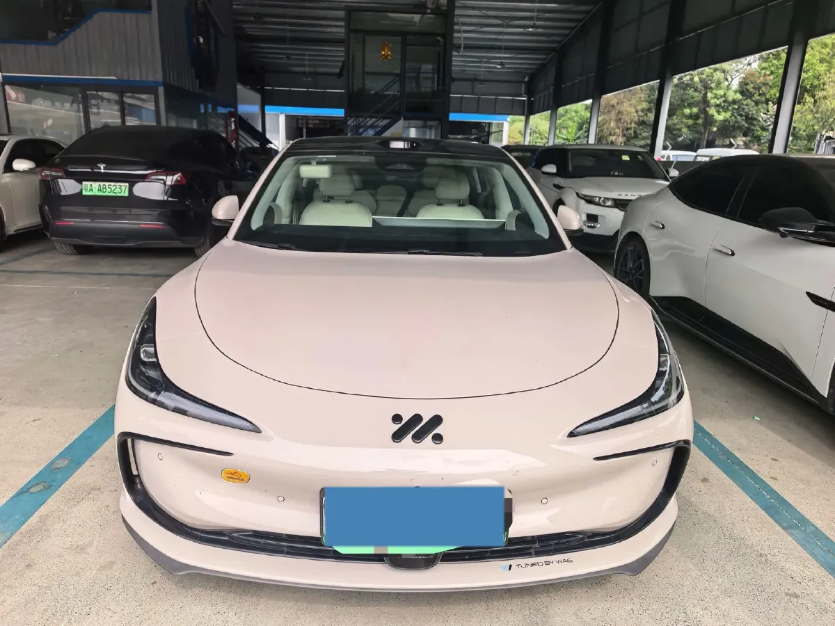 2024 IM L6 BEV 75KWH,autocango,china used car exporter,china ev exporter,chinese used car exporter,chinese used ev exporter