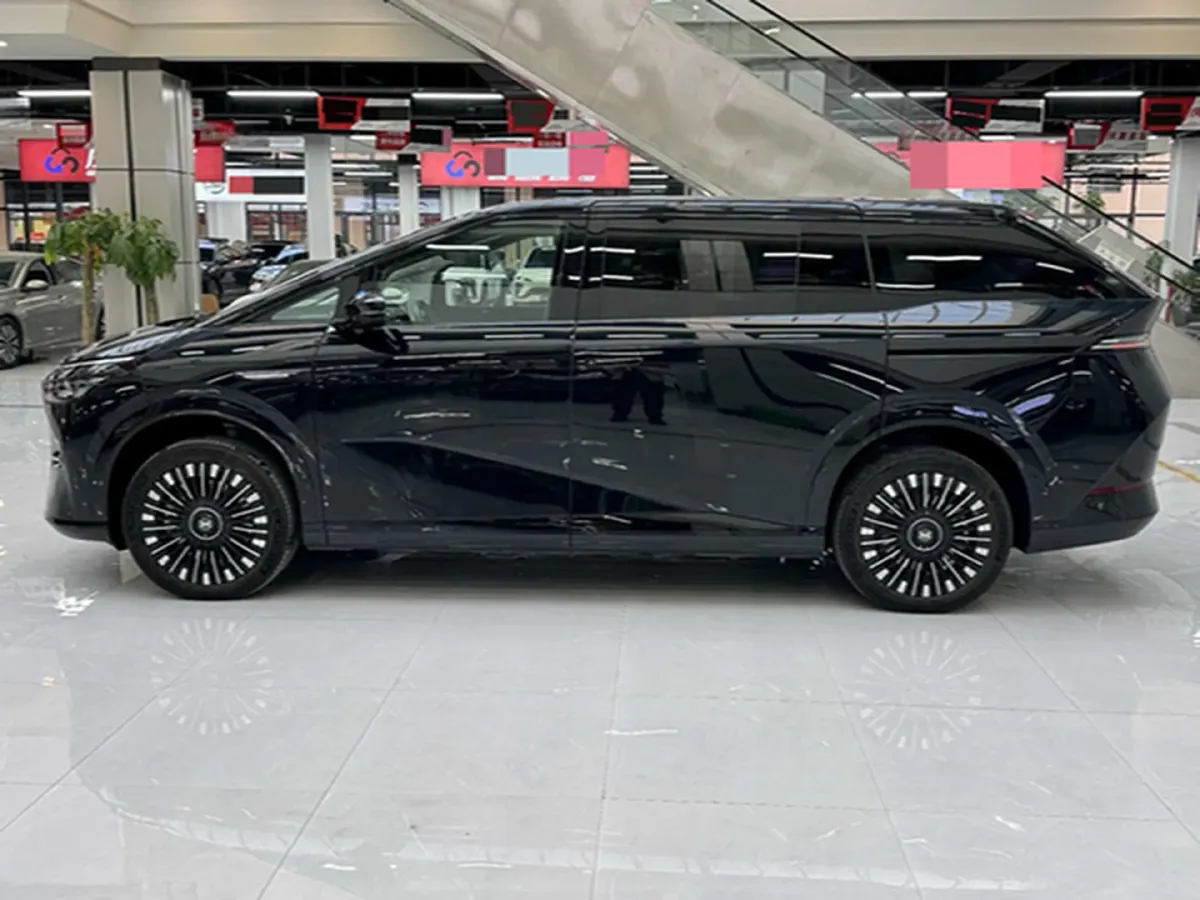 2025 Xpeng X9 BEV,autocango,china used car exporter,china ev exporter,chinese used car exporter,chinese used ev exporter