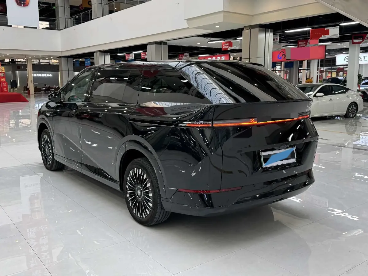 2025 Xpeng X9 BEV,autocango,china used car exporter,china ev exporter,chinese used car exporter,chinese used ev exporter