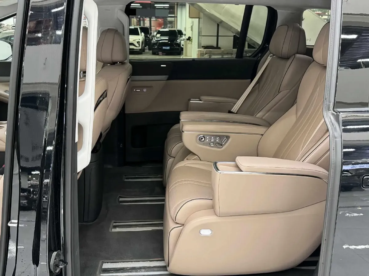 2025 Xpeng X9 BEV,autocango,china used car exporter,china ev exporter,chinese used car exporter,chinese used ev exporter