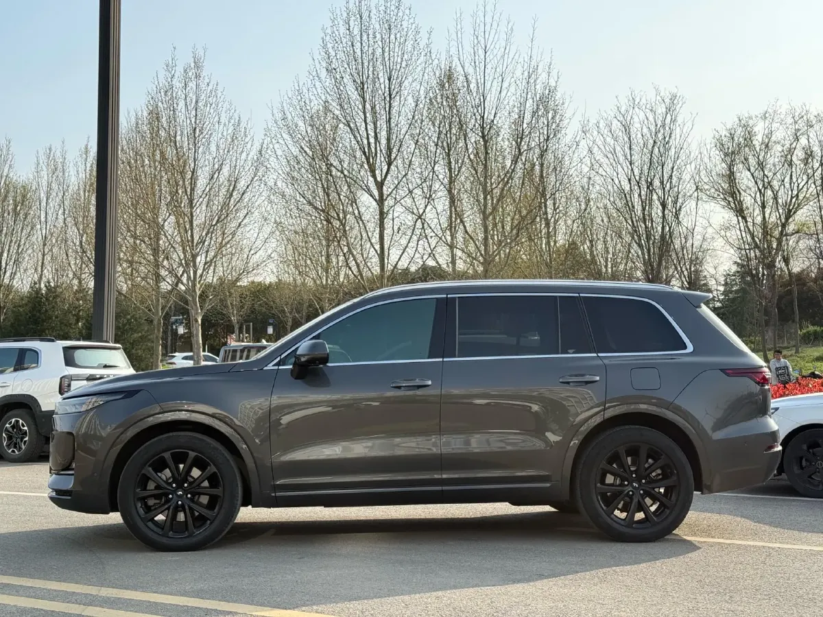 2021 Li ONE Range Extended 131HP REEV 40.5KWH,autocango,china used car exporter,china ev exporter,chinese used car exporter,chinese used ev exporter