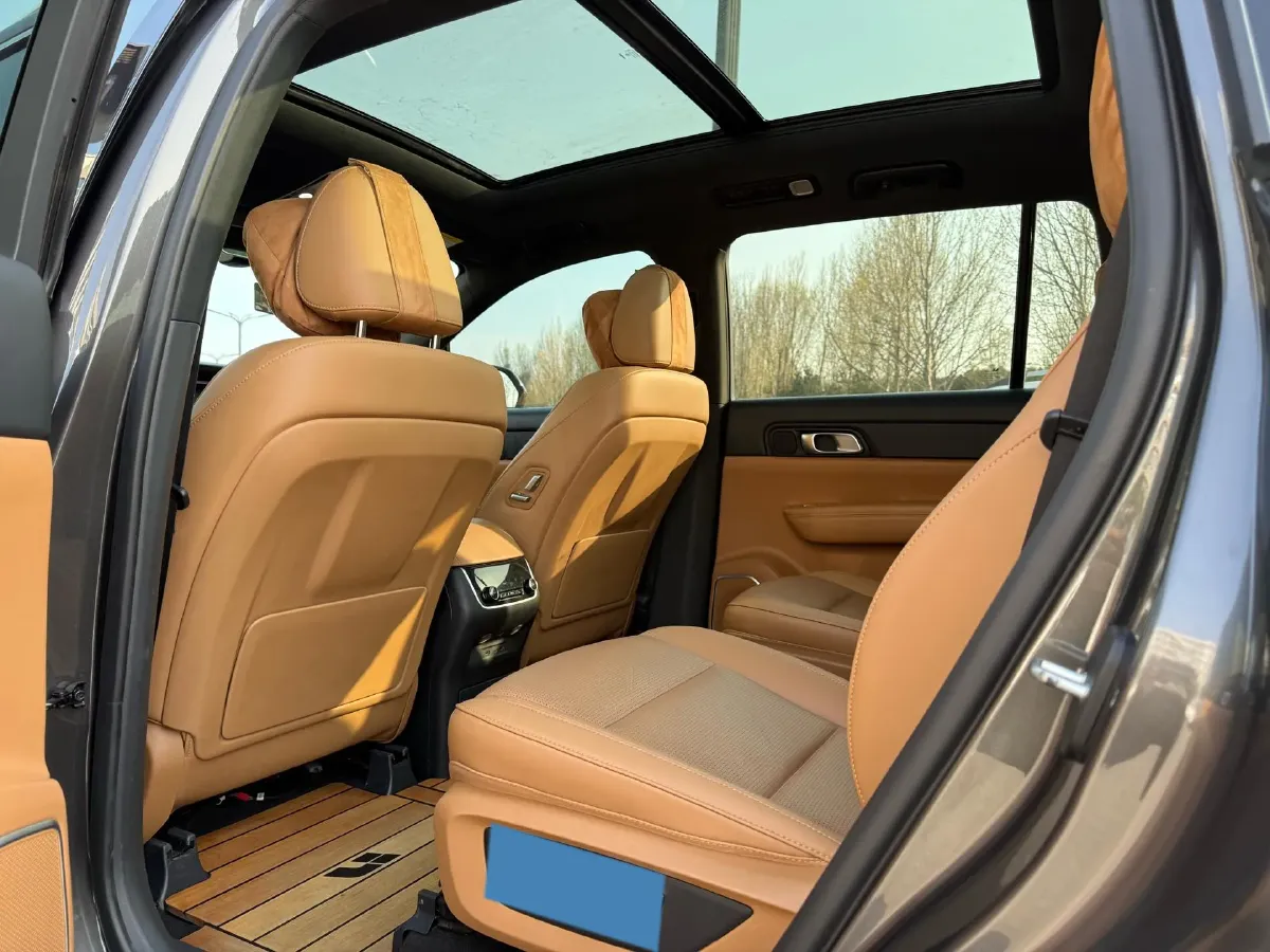 2021 Li ONE Range Extended 131HP REEV 40.5KWH,autocango,china used car exporter,china ev exporter,chinese used car exporter,chinese used ev exporter