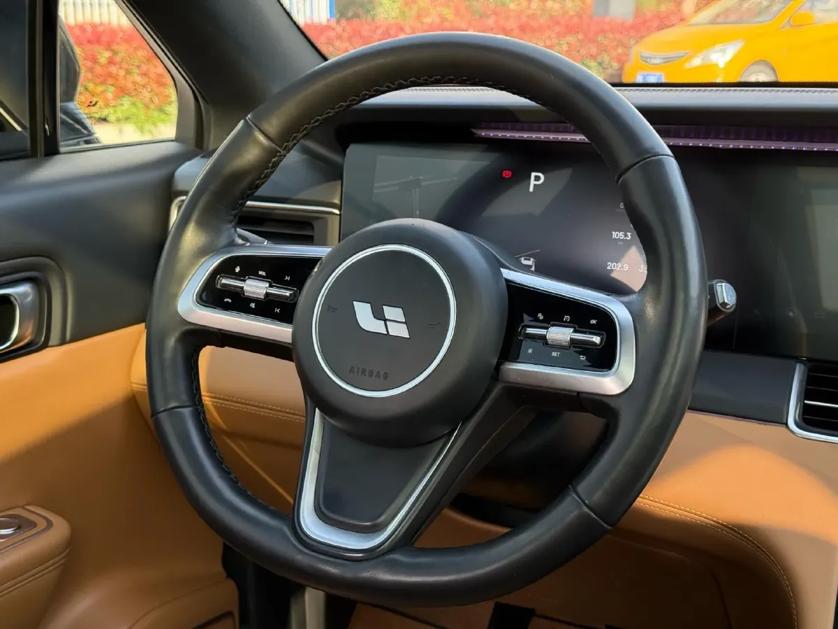 2021 Li ONE Range Extended 131HP REEV 40.5KWH,autocango,china used car exporter,china ev exporter,chinese used car exporter,chinese used ev exporter