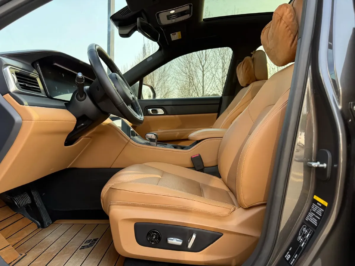 2021 Li ONE Range Extended 131HP REEV 40.5KWH,autocango,china used car exporter,china ev exporter,chinese used car exporter,chinese used ev exporter