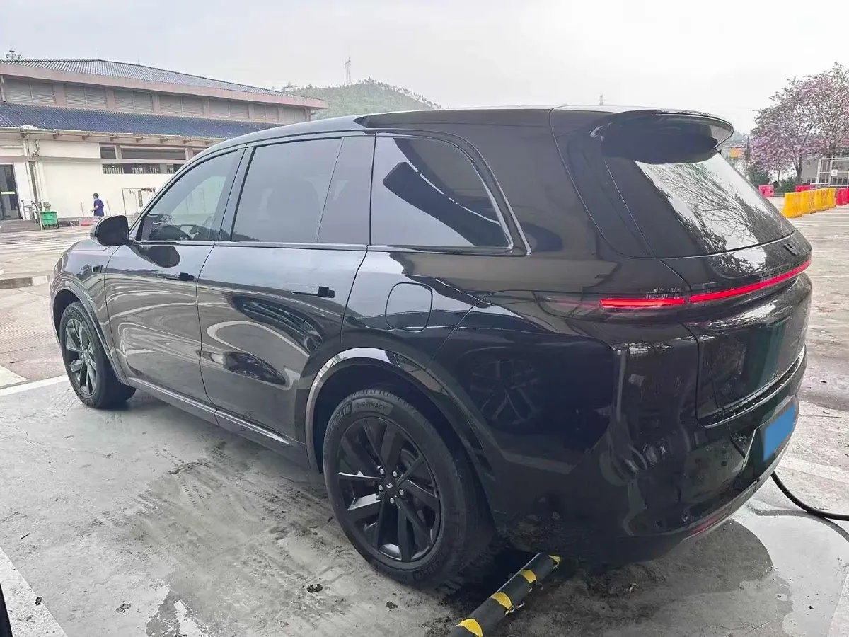 2023 Li L8 Range Extended 154HP REEV 40.9KWH,autocango,china used car exporter,china ev exporter,chinese used car exporter,chinese used ev exporter